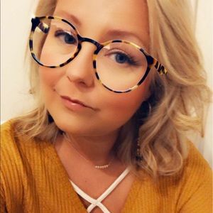 Meet your Posher, Angela